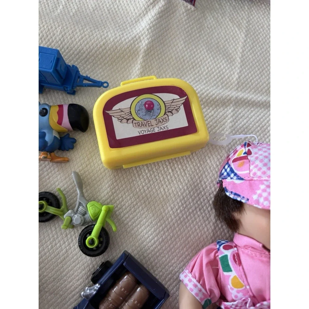 vintage toy collectors here‎ is a lot that has a little bit of everything 3475